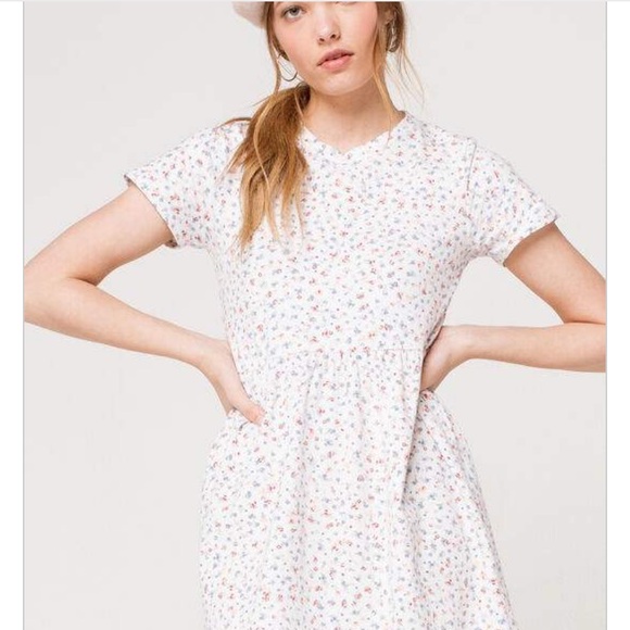 ivy & main Dresses & Skirts - Floral Babydoll Dress NEW